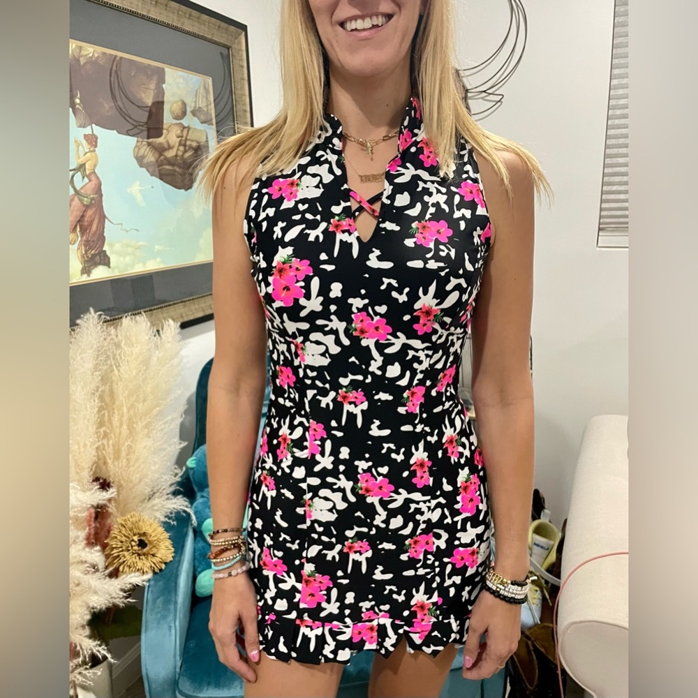 Tzu Tzu floral tennis dress, stretchy dry-fit, perfect for summers-Size small.